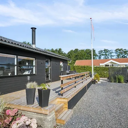 Dom wakacyjny Dagh - 100m From The Sea By Interhome *