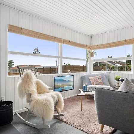 Dagh - 100m From The Sea By Interhome * Sjolund