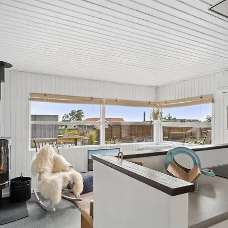 Dagh - 100m From The Sea By Interhome *